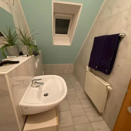 Apartment Doppelhaushaelfte In Ruhiger Lage