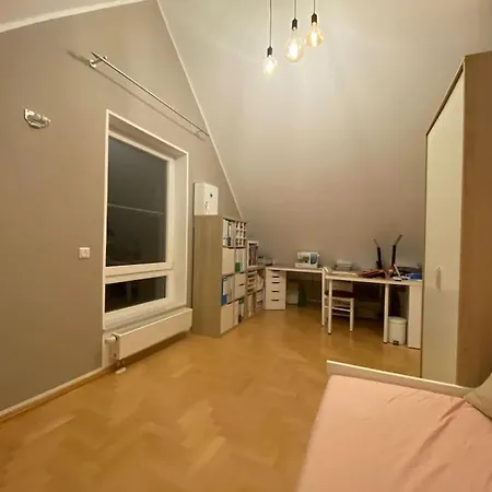 Apartment Doppelhaushaelfte In Ruhiger Lage *