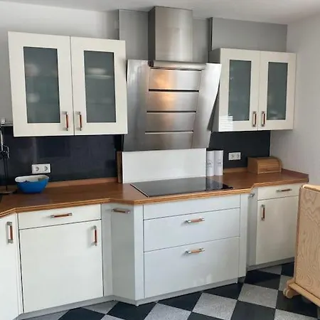Doppelhaushaelfte In Ruhiger Lage Apartment