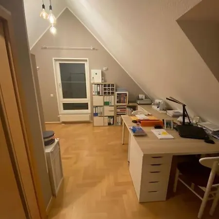 Doppelhaushaelfte In Ruhiger Lage