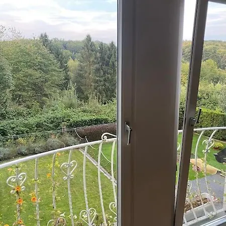 Apartment Doppelhaushaelfte In Ruhiger Lage *